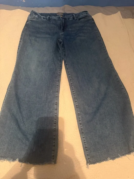 Kut from the Kloth Straight-Leg Jeans in Medium Blue Denim - Picture 3 of 14